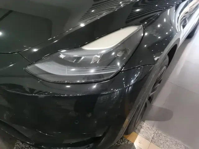 Tesla Model Y — Фото автомобиля 23
