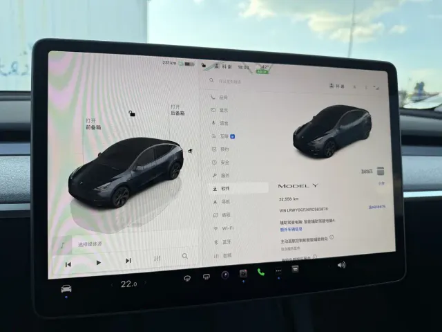 Tesla Model Y — Фото автомобиля 8
