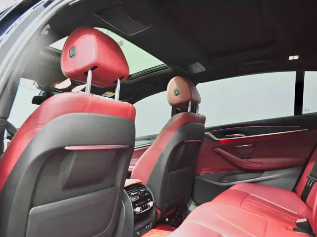 BMW 5 Series — Фото автомобиля 12