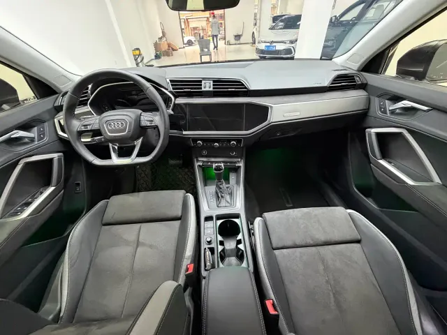 Audi Q3 — Фото автомобиля 14