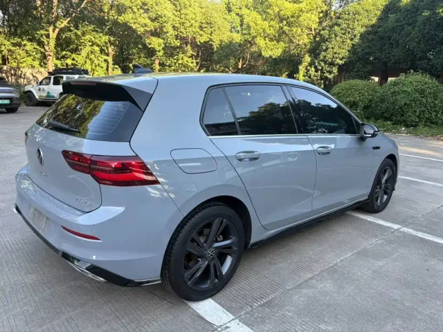 Volkswagen Golf — Фото автомобиля 4