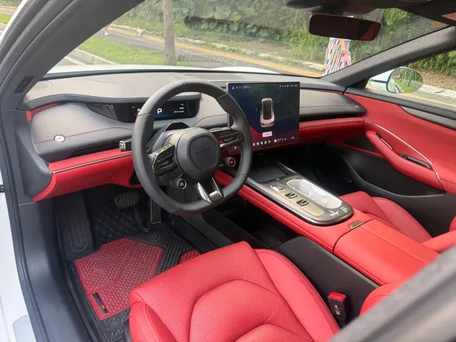 Xiaomi SU7 — Фото автомобиля 23