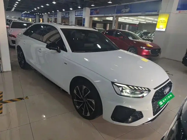 Audi A4L — Фото автомобиля 3