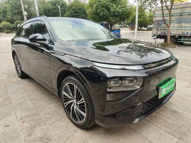 Xpeng G9 — Фото автомобиля 3