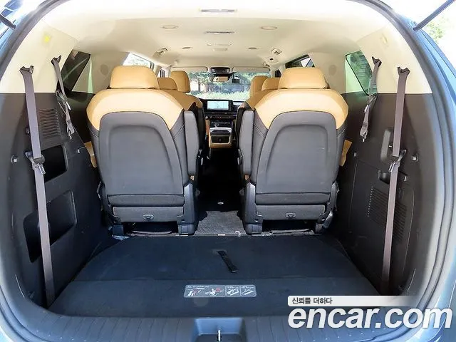 Kia Carnival Generation 4 — Фото автомобиля 18