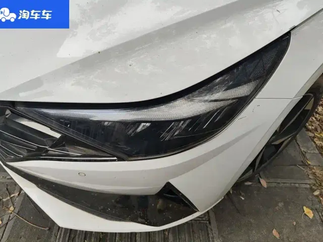 Hyundai Elantra — Фото автомобиля 5