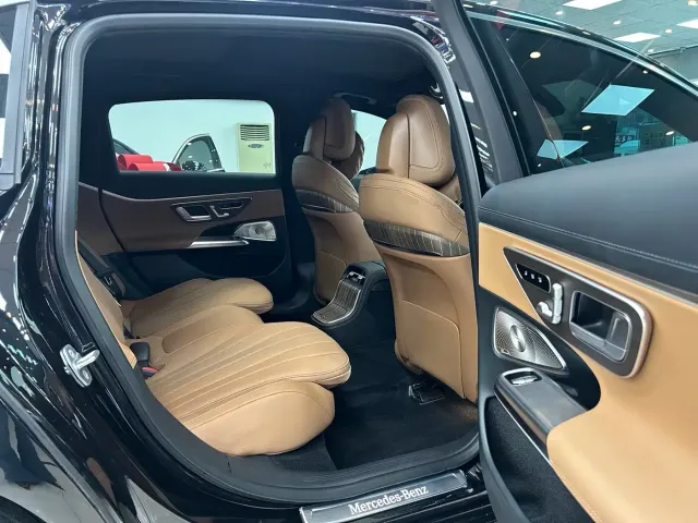 Mercedes-Benz E-Class — Фото автомобиля 15
