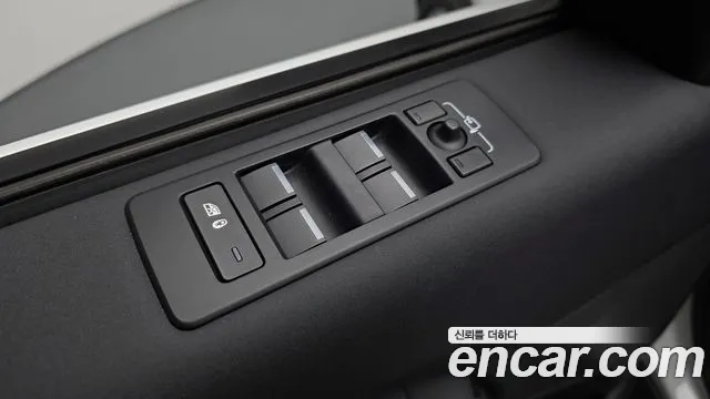Land Rover Discovery — Фото автомобиля 27
