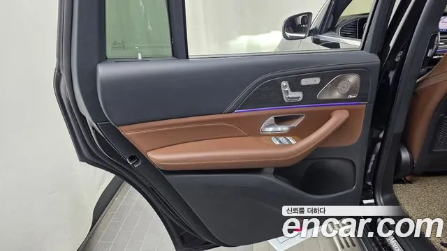 Mercedes-Benz GLS-Class — Фото автомобиля 24