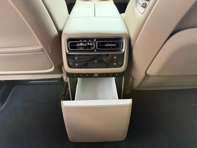 Li Auto i6 — Фото автомобиля 11