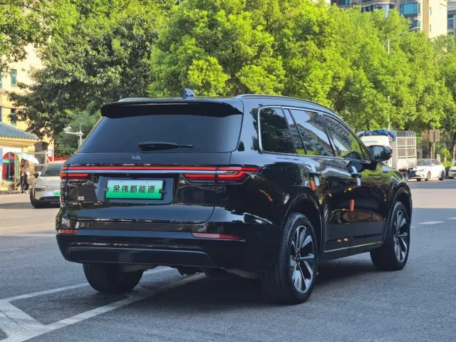 Li Auto ONE — Фото автомобиля 18
