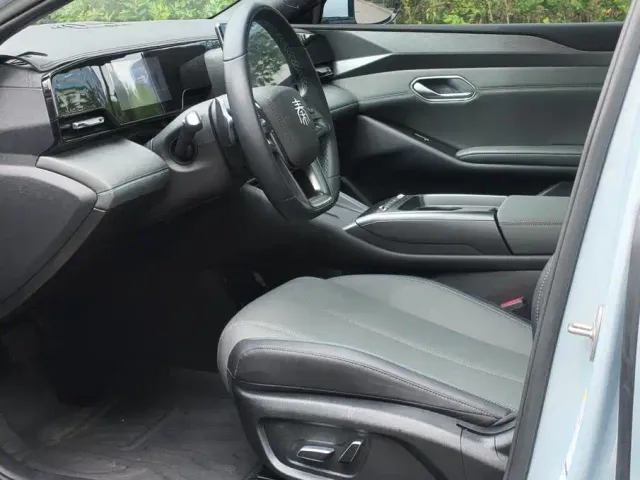 BYD Qin L — Фото автомобиля 12