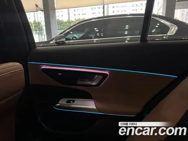 Mercedes-Benz E-Class — Фото автомобиля 7