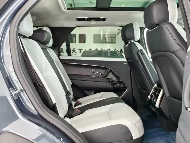 Land Rover Range Rover Sport — Фото автомобиля 10