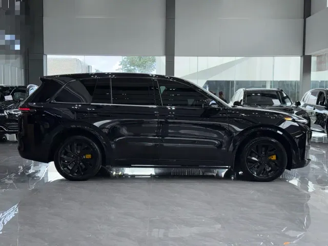 Li Auto L8 — Фото автомобиля 3