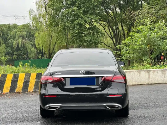 Mercedes-Benz E-Class — Фото автомобиля 6