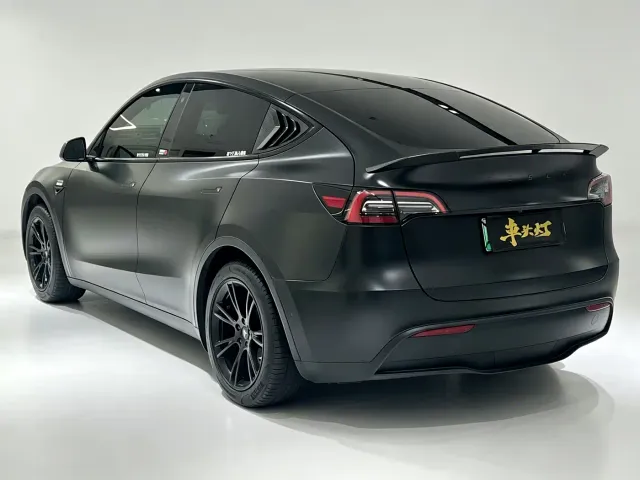 Tesla Model Y — Фото автомобиля 7
