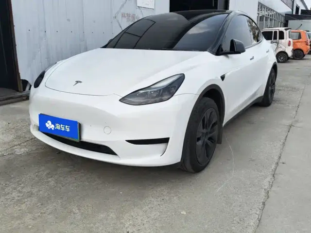 Фотография автомобиля — Tesla Model Y