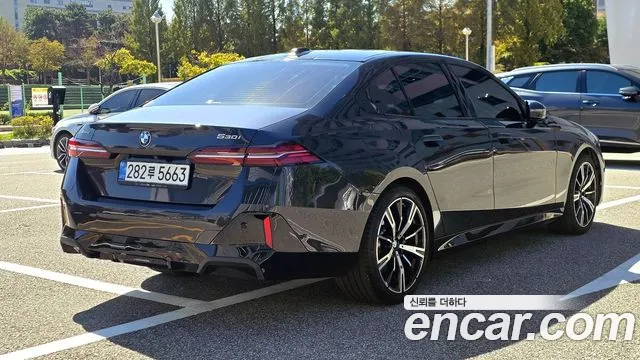 BMW 5 Series G60 — Фото автомобиля 2