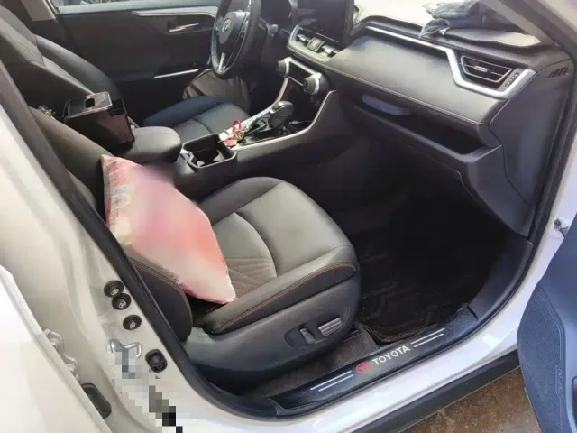 Toyota RAV4 — Фото автомобиля 17