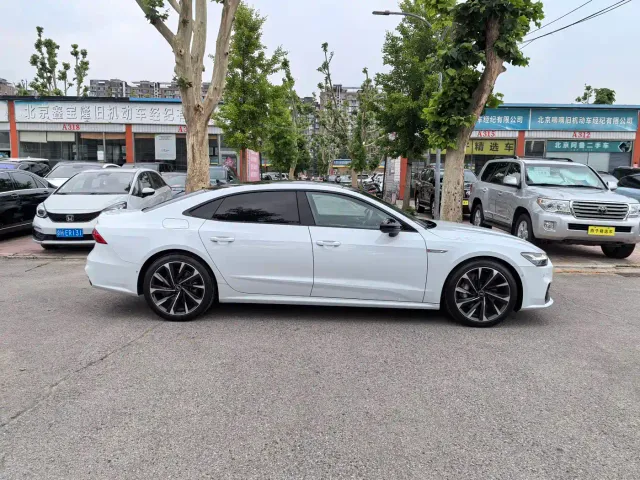 Audi A7L — Фото автомобиля 18