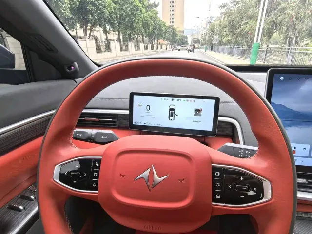 Dongfeng eπ 008 — Фото автомобиля 16