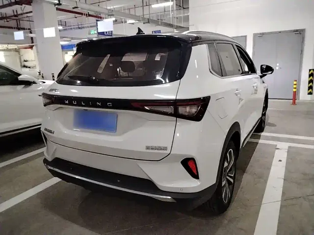 Wuling Asta — Фото автомобиля 6