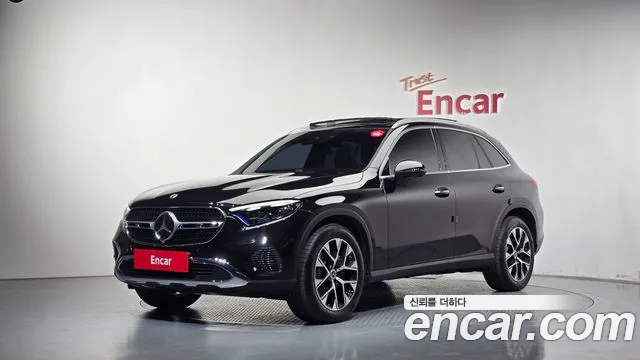 Фотография автомобиля — Mercedes-Benz GLC-Class