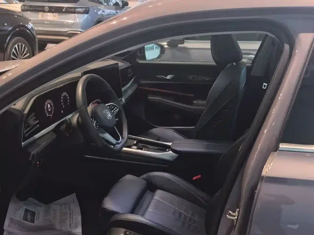 Volkswagen Passat — Фото автомобиля 6