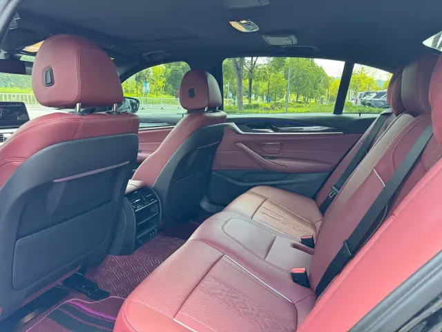 BMW 5 Series — Фото автомобиля 9