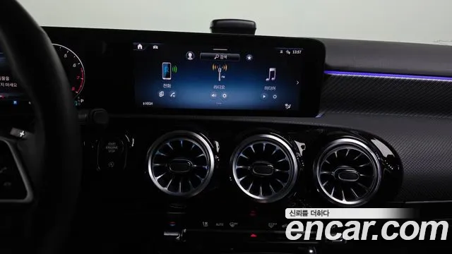 Mercedes-Benz A-Class — Фото автомобиля 14