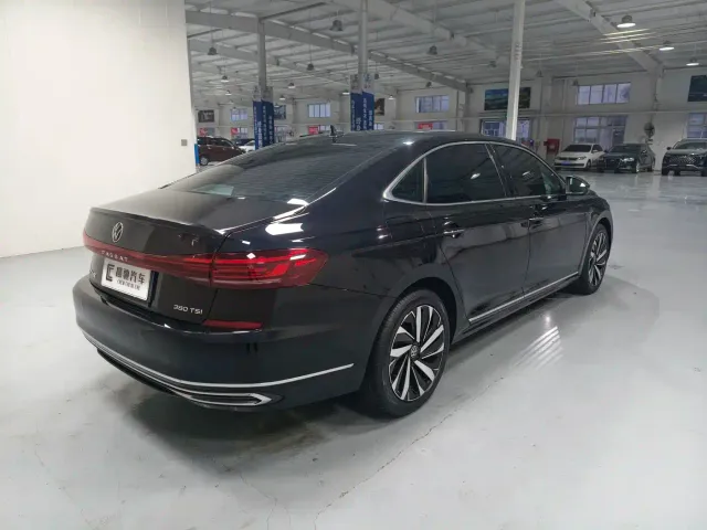 Volkswagen Passat — Фото автомобиля 4