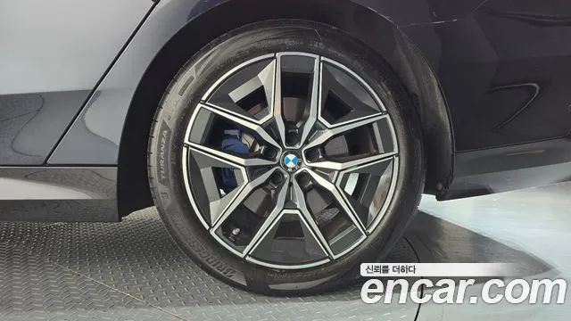 BMW 5-Series — Фото автомобиля 20