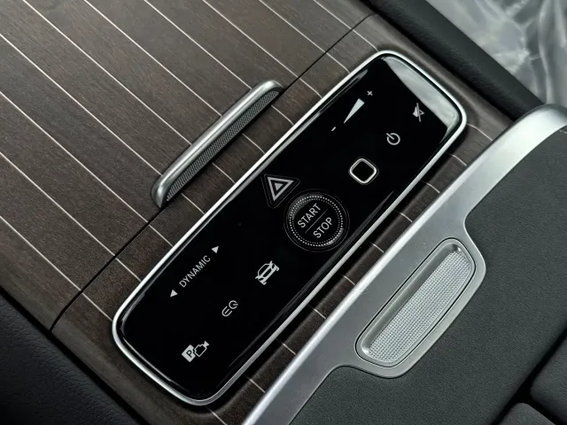 Mercedes-Benz EQS SUV — Фото автомобиля 17