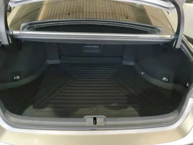 Lexus ES — Фото автомобиля 4