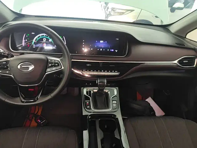 GAC Trumpchi M6 — Фото автомобиля 12