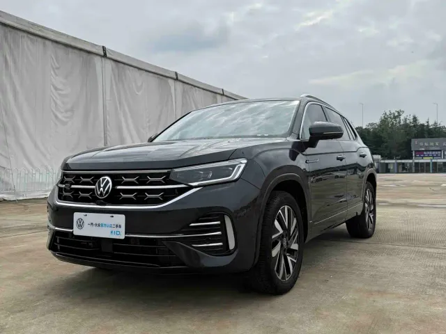 Фотография автомобиля — Volkswagen Tayron
