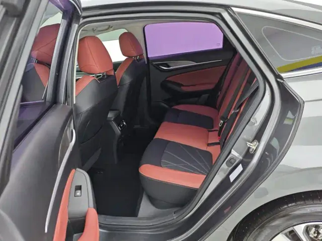 Changan Eado — Фото автомобиля 11