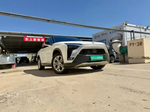 Nio ES8 — Фото автомобиля 3