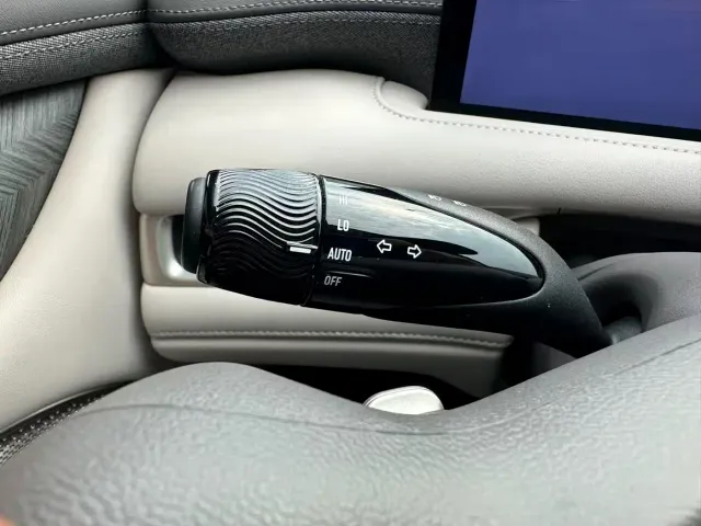 IM Motors LS6 — Фото автомобиля 21