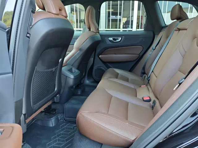 Volvo XC60 — Фото автомобиля 10