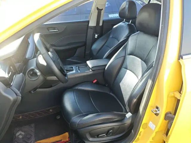 Roewe i5 — Фото автомобиля 14
