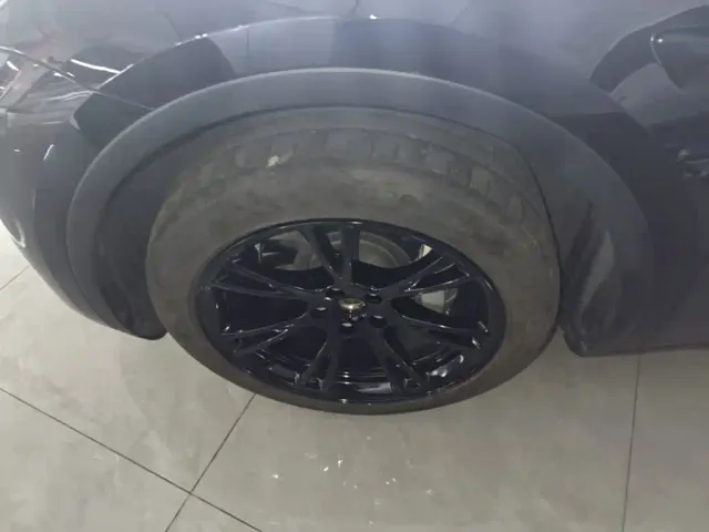 Tesla Model Y — Фото автомобиля 22