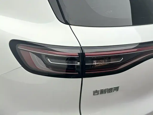 Geely Galaxy E5 — Фото автомобиля 13