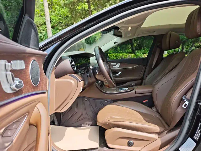 Mercedes-Benz E-Class — Фото автомобиля 5