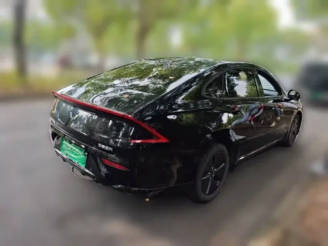 Wuling Starlight — Фото автомобиля 4