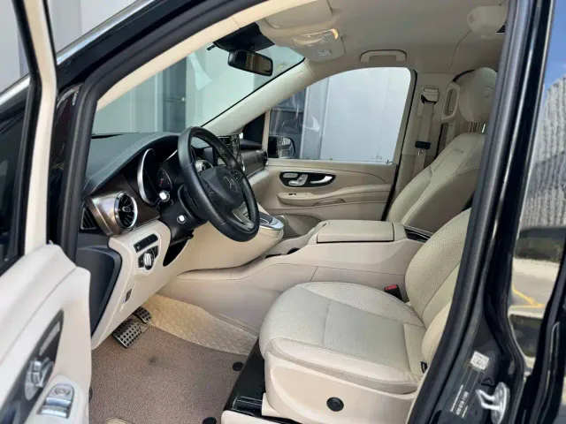 Mercedes-Benz V-Class — Фото автомобиля 10