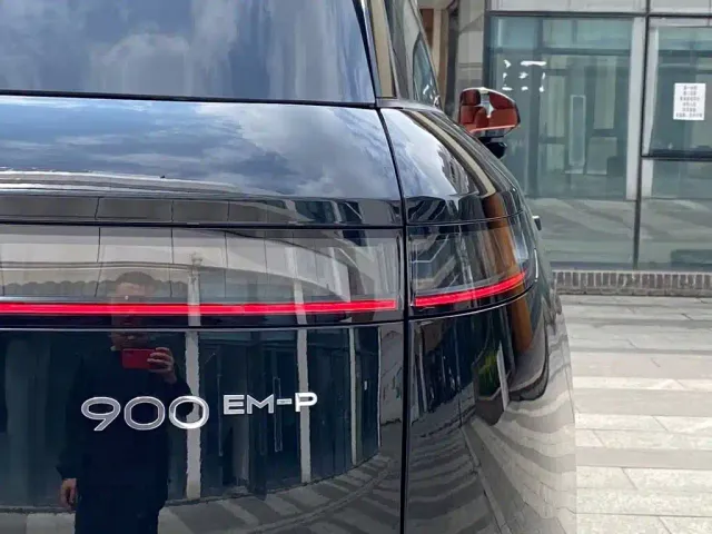 Lynk & Co 900 — Фото автомобиля 23