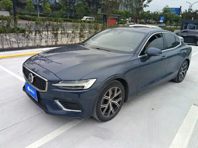 Фотография автомобиля — Volvo S60