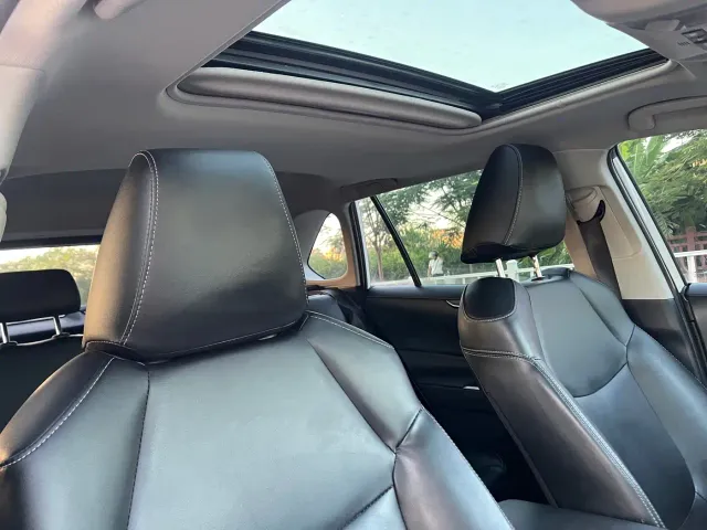 Toyota RAV4 — Фото автомобиля 9